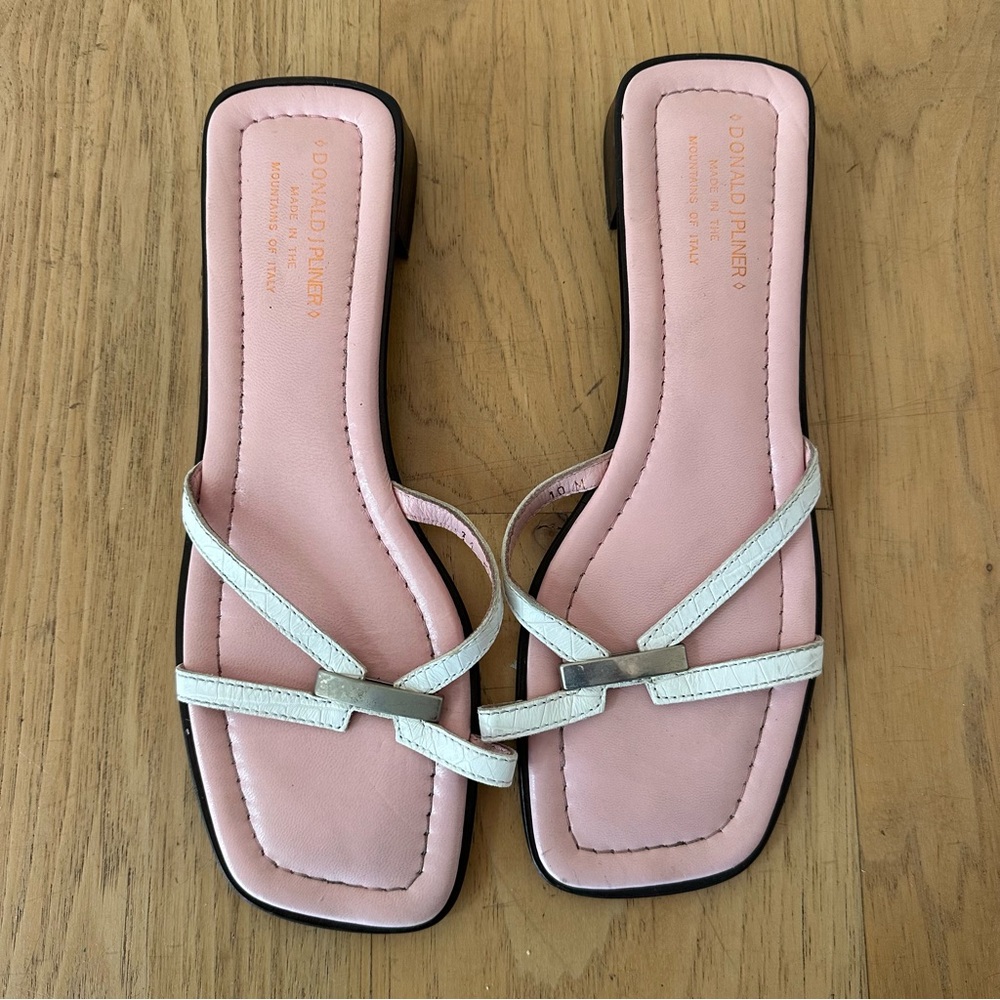 DONALD J. PLINER Vintage White Croc Sandals